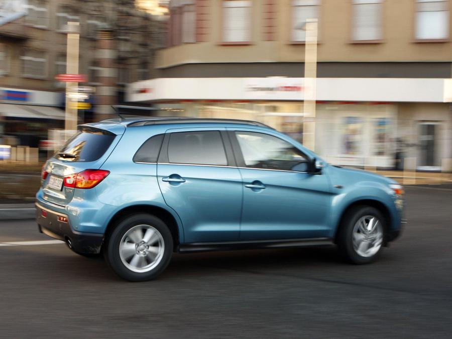  Mitsubishi ASX 2010 года  (фото 56 из 82)